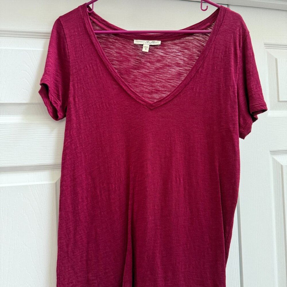 Women's Express Lightweight Short Sleeve V-Neck Burgundy Size Small